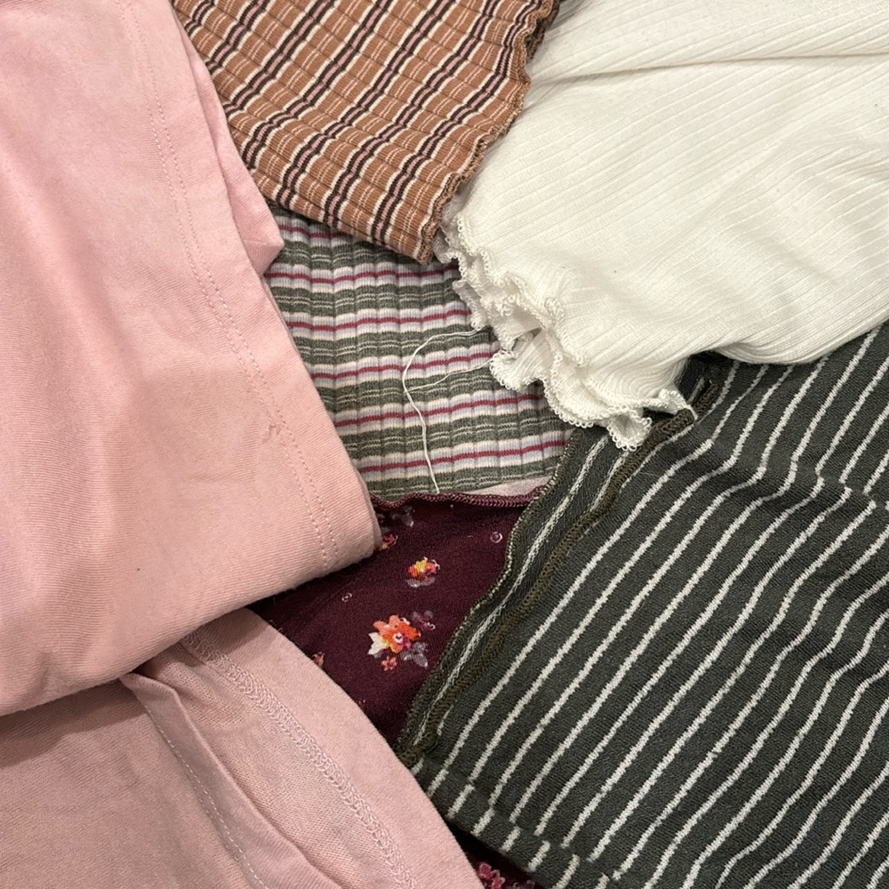 Mystery box of 7 crop tops